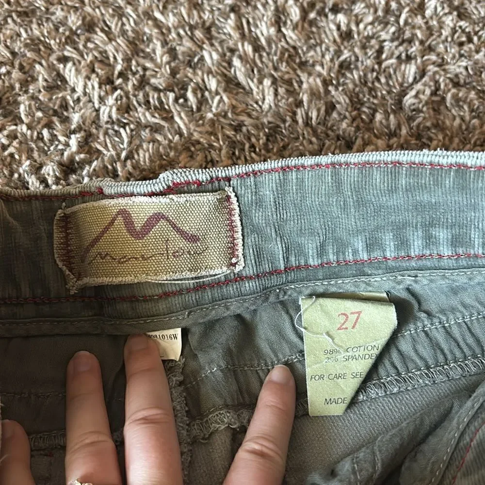 Marlow light green corduroy shorts, size 27.